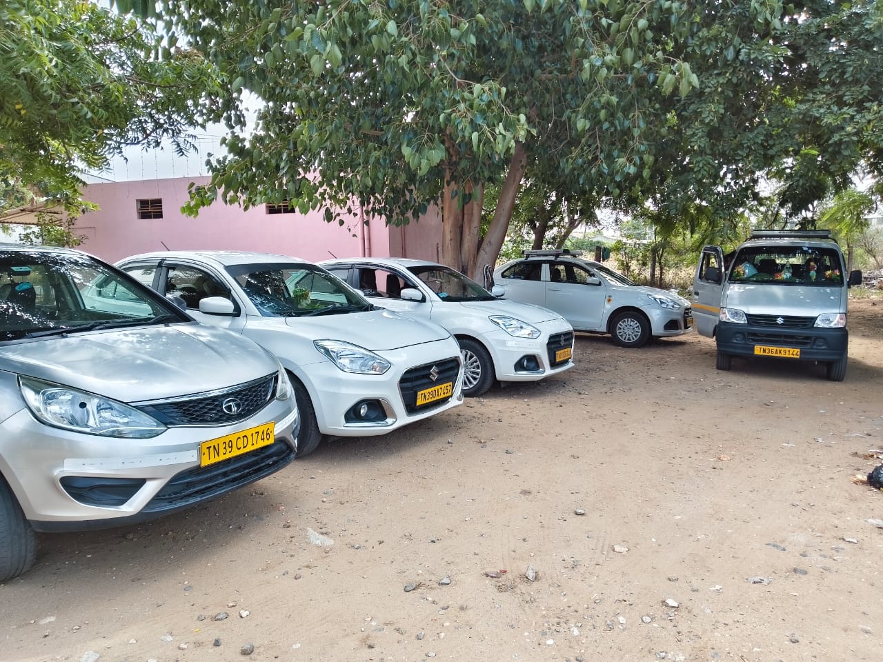 White Cabs taxi in Tiruppur - photo 11