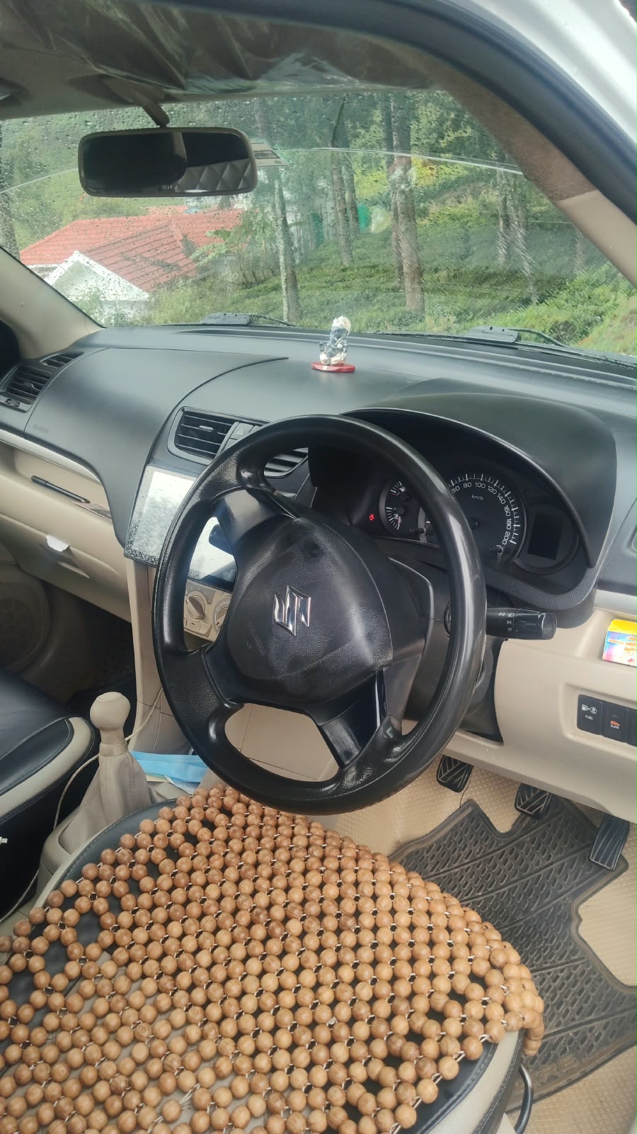 White Cabs taxi in Tiruppur - photo 2